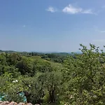 Santa Maria 14, Emma Villa *