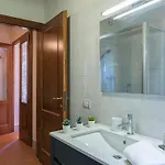 Villa Santa Maria 14, Emma *
