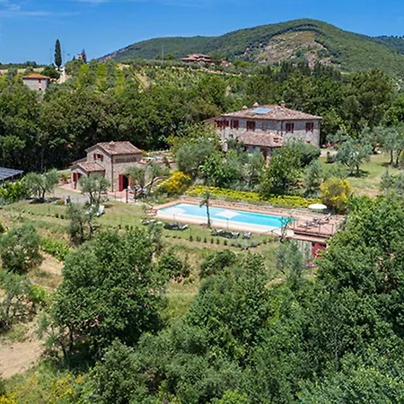 Vila Santa Maria 14, Emma San Gusme